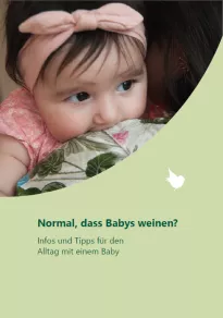 Titelseite einer Informationsbroschüre zum Thema Babyschreien. Ein Baby wird auf einer Schulter getragen.